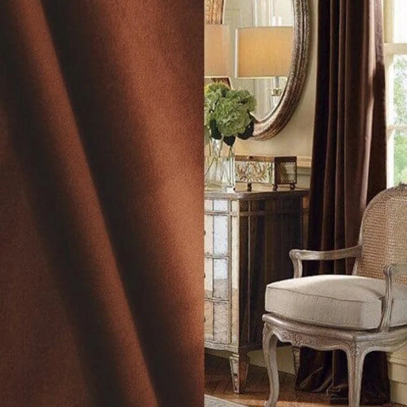 Rideau marron élégant pour une décoration intérieure chaleureuse et sophistiquée. Ajoutez une touche de raffinement à votre salon avec ce rideau qui complète parfaitement les meubles classiques et modernes. Idéal pour créer une ambiance cosy et accueillante dans votre maison.