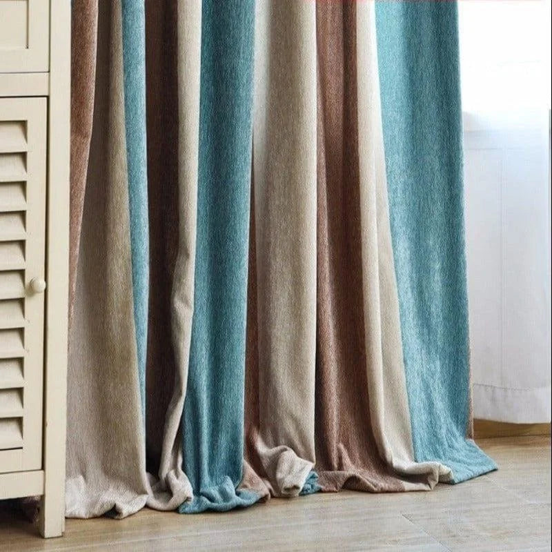Rideaux modernes multicolores pour décoration intérieure, mélange de nuances bleues, brunes et beiges, ajout élégant à tout salon ou chambre, parfaits pour un style contemporain.