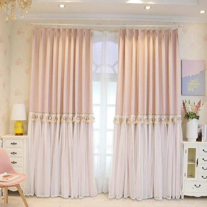 Paire de rideaux élégants et décoratifs pour salon moderne, style romantique et raffiné avec motifs floraux, idéaux pour embellir une pièce et filtrer la lumière. Parfait pour créer une ambiance chaleureuse et accueillante.