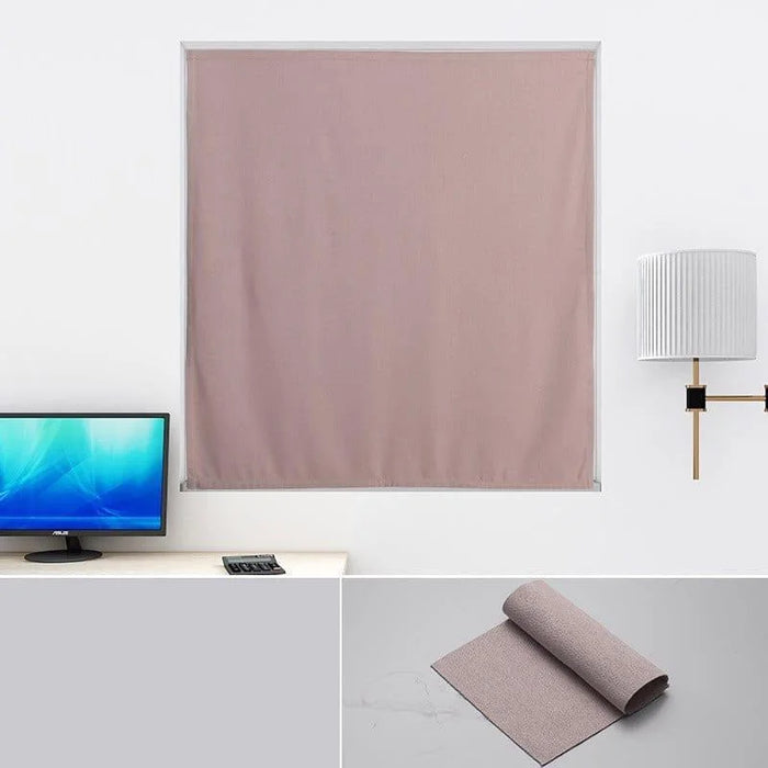 Store occultant rose pour fenêtre, idéal pour bloquer la lumière dans les bureaux et chambres, facile à installer. Design moderne s'intégrant parfaitement dans tous les intérieurs. Accessoire pratique pour améliorer le confort et l'intimité d'une pièce. Solution parfaite pour optimiser l'obscurité et l'efficacité énergétique.