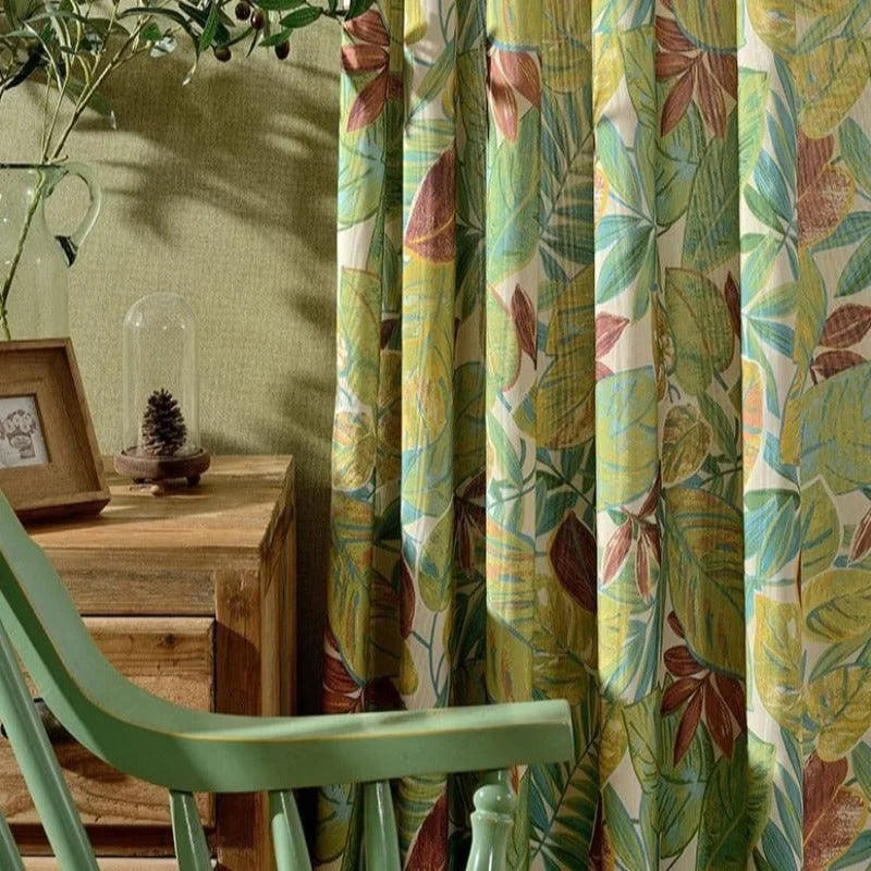 Rideaux à motifs de feuilles colorés, parfaits pour ajouter une touche naturelle et charmante à votre intérieur. Idéal pour créer une atmosphère apaisante et chaleureuse dans n'importe quelle pièce de la maison. Ces rideaux s'intègrent parfaitement à une décoration inspirée de la nature.
