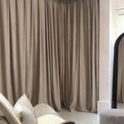 rideau salon beige velours plissé élégant opacité haute dimensions variées plis flamands passe tringle