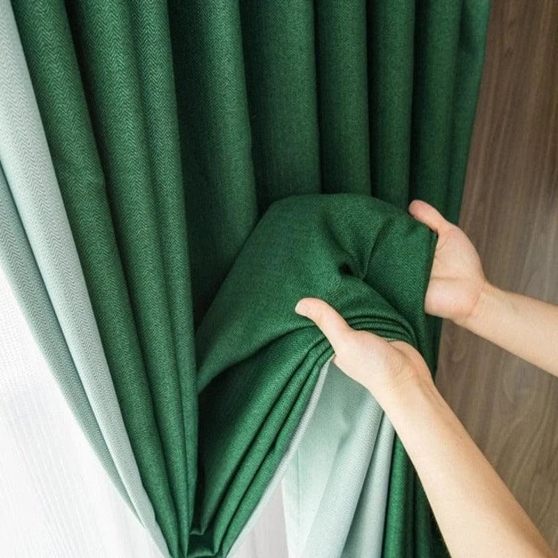 Voilage épais vert pour intérieur, idéal pour une décoration moderne et élégante. Rideau occultant pratique pour salon ou chambre, apporte une touche de sophistication à votre espace tout en offrant une bonne isolation lumineuse.