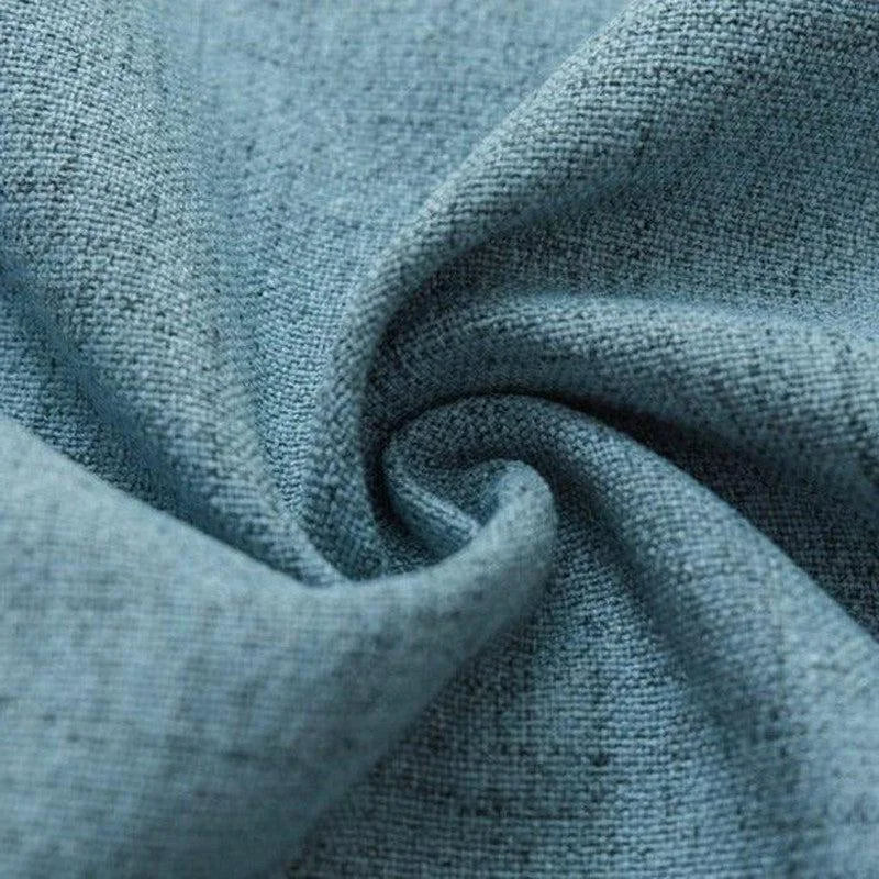Image du produit textile en bleu, offrant une texture douce et un design élégant, idéal pour la décoration intérieure ou la confection de vêtements tendance.