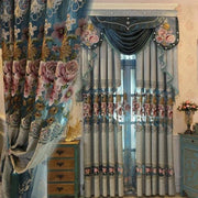 rideau floral semi transparent orné motifs brodés couleurs variées tringle rideau inclusion voilage texturé