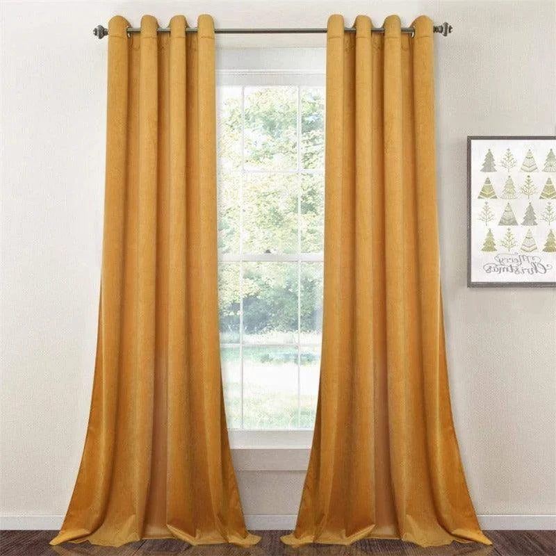 Rideaux élégants de couleur dorée pour salon, ajoutent une touche de sophistication à votre intérieur. Idéal pour l'intimité et le contrôle de la lumière dans les espaces de vie modernes. Design intemporel, facile à installer sur une tringle à rideaux standard. Parfait pour créer une ambiance chaleureuse et accueillante.