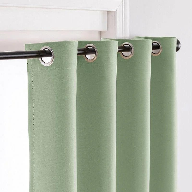 Rideau vert avec œillets en métal, idéal pour une décoration moderne et élégante de vos fenêtres, deux mètres de hauteur, parfait pour ajouter une touche de couleur douce à votre intérieur.