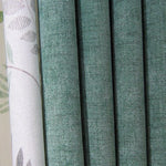 Panneaux de rideaux modernes en vert avec motifs élégants à feuilles. Idéal pour ajouter une touche de fraîcheur et de sophistication à votre intérieur, parfait pour les salons ou chambres. Facile à intégrer dans une décoration contemporaine ou classique.
