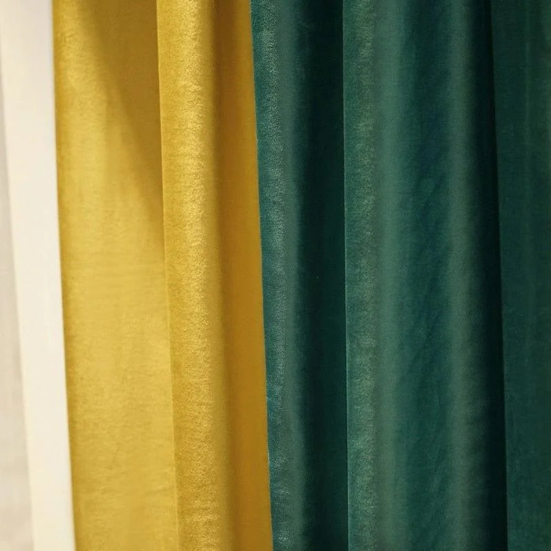 Rideaux élégants en deux couleurs, jaune et vert, ajoutant une touche sophistiquée à votre intérieur. Parfaits pour le salon ou la chambre, ces rideaux rehaussent l'ambiance de votre pièce tout en contrôlant la luminosité. Découvrez comment ces rideaux polyvalents peuvent transformer votre décoration avec style et élégance.