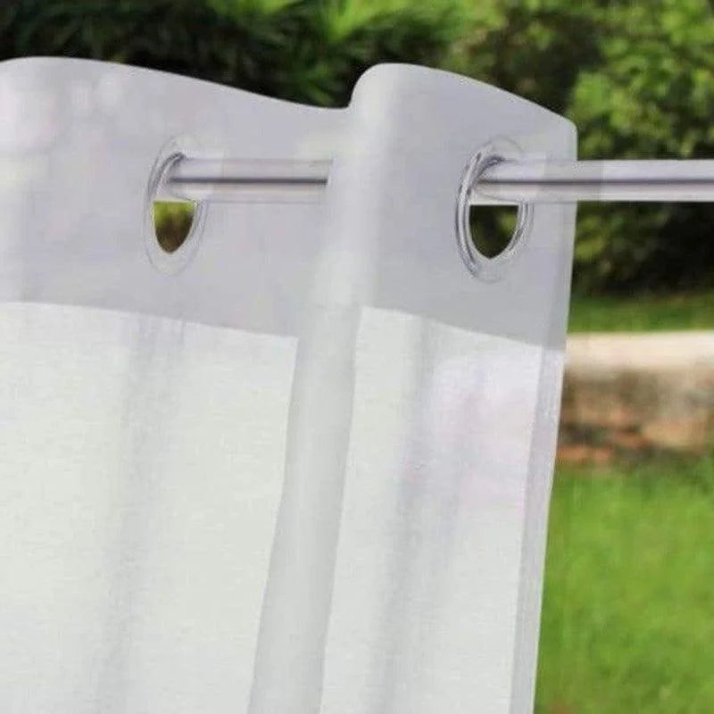 Rideau blanc avec œillets pour tringle, idéal pour une décoration intérieure moderne et élégante. Parfait pour ajouter une touche de sophistication à n'importe quelle pièce. Accessoire pratique et esthétique pour votre maison.