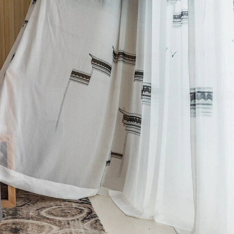 Rideaux élégants avec motifs géométriques modernes, parfaits pour ajouter une touche de sophistication à votre intérieur. Ces rideaux offrent une ambiance contemporaine et se marient facilement avec différents styles de décoration. Votre choix idéal pour une décoration distinguée et accueillante.