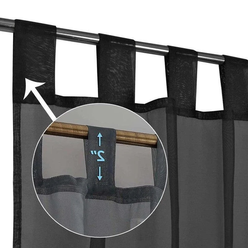 Rideau noir avec œillets, adapté à une tringle standard. Design moderne assurant une installation facile et un glissement fluide. Parfait pour ajouter une touche d'élégance à votre intérieur. Solution pratique pour le salon, la chambre ou le bureau. Idéal pour contrôler la lumière et préserver l'intimité.