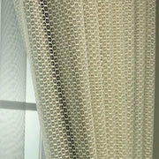 rideau voilage hexagonal beige gris classique semi transparent plis traditionnels tringle dorée