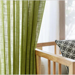 Rideau vert élégant pour salon moderne, ajoutant une touche naturelle à votre décoration intérieure avec une ambiance apaisante.