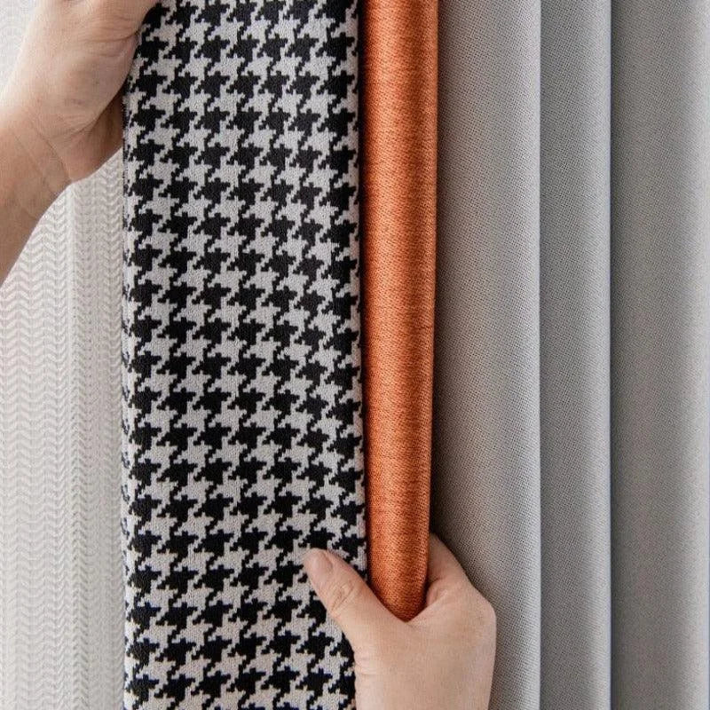 Sélection de rideaux modernes avec motifs élégants en noir et blanc, accent cuivré et nuances de gris pour décoration intérieure. Parfaits pour un salon contemporain ou une chambre stylée. Transformez votre espace avec ces options de rideaux tendance.