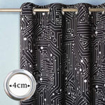 Rideau occultant design circuit imprimé noir et blanc, idéal pour la décoration intérieure moderne. Œillets de 4 cm pour une installation facile. Parfait pour améliorer l'obscurité et l'isolation thermique de la pièce tout en apportant une touche high-tech élégante.