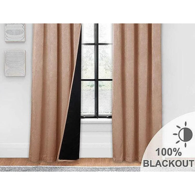 Paire de rideaux occultants couleur beige pour chambre ou salon, design élégant et moderne, idéal pour bloquer la lumière et préserver l'intimité, produit de qualité pour une décoration intérieure raffinée.