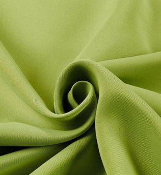Tissu vert olive élégant avec drapé fluide et texture lisse, idéal pour la décoration intérieure et la confection de vêtements personnalisés. Accessoire parfait pour ajouter une touche de couleur naturelle à votre style.