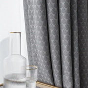 rideaux chambre gris motif géométrique moderne plis flamands passe tringle fronces transversal opacity inconnue