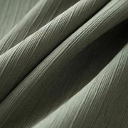 rideaux cuisine moderne vert olive plis verticaux texturés opacité variable tringle inclusion minimaliste