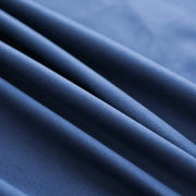rideaux bleu foncé plissés opaques modernes minimalistes liens basétales fenêtre meuble décoration murale