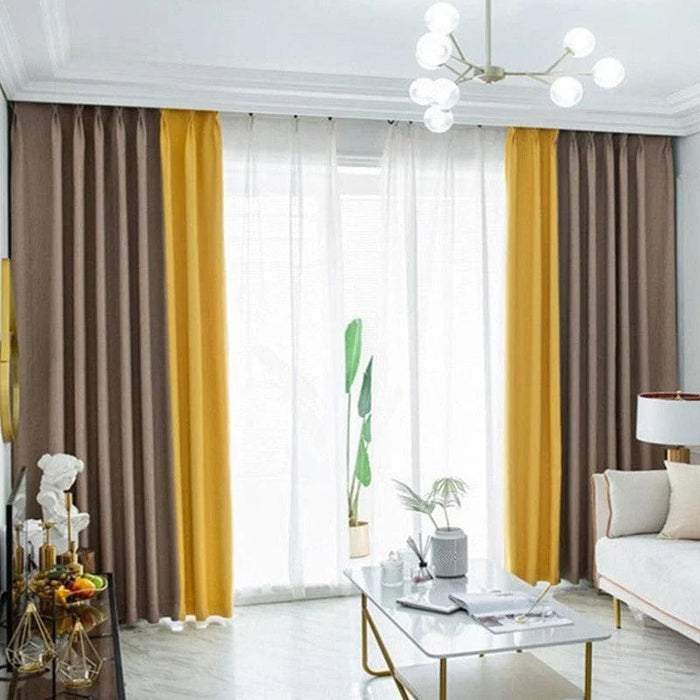 Rideaux élégants pour salon contemporain, ajoutant une touche de modernité et de couleur dans la décoration intérieure. Parfaits pour moduler la lumière naturelle et créer une ambiance chaleureuse, ces rideaux marron et jaune se marient harmonieusement avec un mobilier chic et un éclairage design. Optez pour ces rideaux pour transformer votre espace de vie.