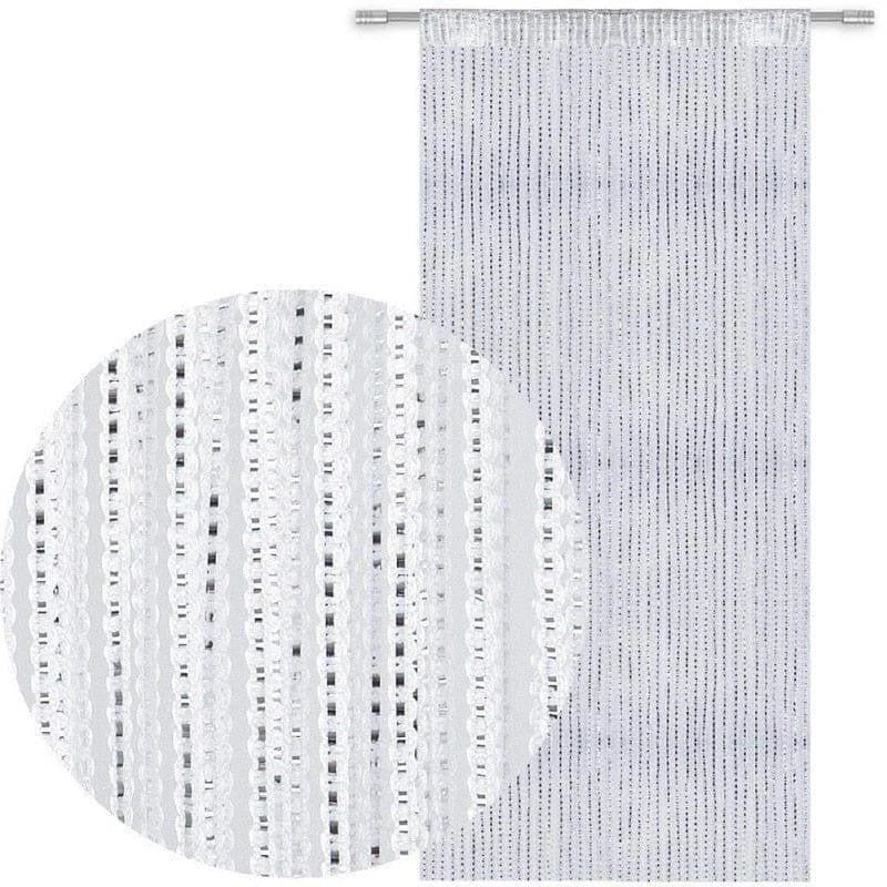 Rideau blanc à motifs ajourés avec détails fins et élégants, idéal pour décorer et illuminer les fenêtres de votre salon ou chambre. Ce modèle ajoute une touche moderne et sophistiquée à votre intérieur tout en permettant le passage de la lumière naturelle. Parfait pour créer une ambiance apaisante et accueillante.