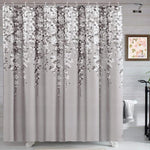 Rideau de douche élégant avec motif de fleurs suspendues, idéal pour rehausser la décoration de votre salle de bain. Ce rideau aux tons neutres et design floral apporte une touche de sophistication et de modernité, tout en assurant une ambiance apaisante. Accessoire pratique et esthétique pour une salle de bain accueillante.