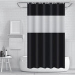 Rideau de douche moderne noir et blanc avec motif géométrique, idéal pour une salle de bain contemporaine. Accessoire élégant qui transforme l'espace bain en un lieu design et stylisé. Facile à installer, ce rideau apporte une touche de sophistication à votre décoration intérieure. Parfait pour ceux qui cherchent à combiner praticité et esthétisme dans leur salle de bain.