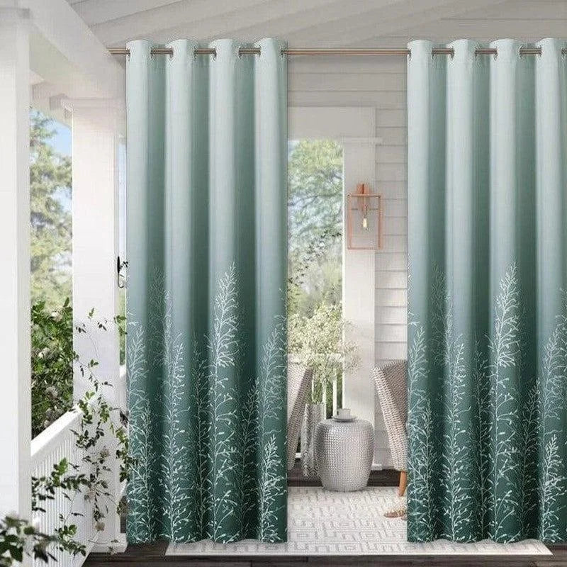 Rideaux élégants de couleur verte avec motifs floraux, parfaits pour décorer un salon ou une véranda. Ces rideaux ajoutent une touche sophistiquée et naturelle à votre espace intérieur, en permettant de contrôler la luminosité tout en créant une ambiance chaleureuse. Idéal pour ceux qui recherchent une décoration contemporaine et apaisante.