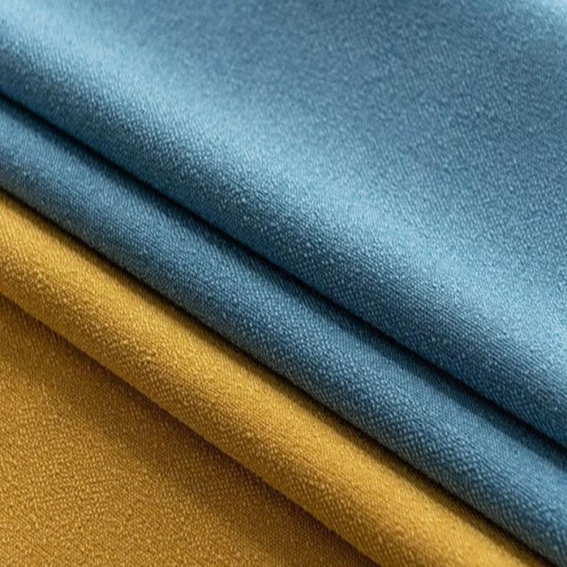 Deux textures de couleurs bleu et jaune, superposées pour un usage en décoration intérieure ou mode, offrant un contraste chromatique élégant et moderne.