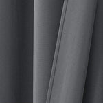 Rideau opaque gris foncé élégant et moderne, idéal pour bloquer la lumière et améliorer l'intimité. Parfait pour une décoration intérieure de chambre ou de salon, ajoutant une touche contemporaine et raffinée à votre espace de vie. Installation facile et entretien simplifié pour un usage quotidien. Ajustez aisément la luminosité de votre pièce tout en profitant d'un design chic et élégant.