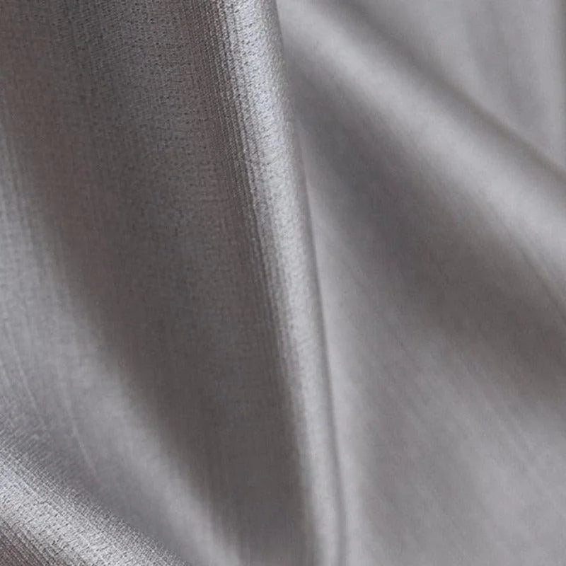 Produit élégant et moderne, parfait pour ajouter une touche sophistiquée à tout intérieur. Sa finition grise s'accorde facilement avec diverses décorations, offrant une esthétique raffinée et contemporaine. Cette option est idéale pour ceux qui recherchent un style épuré et intemporel.