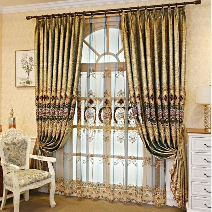 Rideaux élégants avec motifs de fleurs décoratives, parfaits pour embellir un salon ou une chambre. Ce modèle raffiné ajoute une touche de sophistication et de style classique à votre intérieur. Idéal pour ceux qui recherchent une ambiance chaleureuse et accueillante.