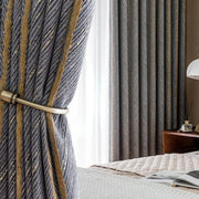 rideaux gris rayures verticales moderne opaques transparences anneaux métalliques élégants chambre coucher