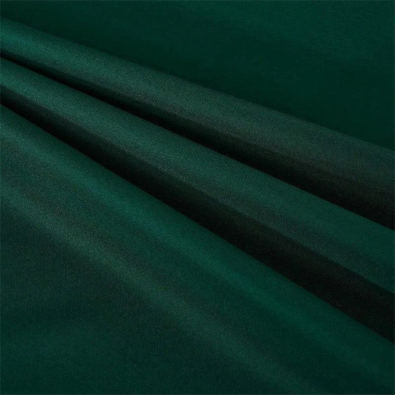 Étoffe vert foncé élégante, parfaite pour couture et décoration intérieure. Tissu de haute qualité pour créations mode et design. Idéal pour rideaux, coussins ou vêtements sur mesure. Acheter tissu au mètre en ligne. Style raffiné et intemporel.