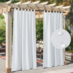 Panneaux de rideaux extérieurs blancs pour pergola, résistants à l'eau, idéaux pour créer un espace ombragé et intime dans le jardin. Design élégant et moderne pour embellir votre terrasse. Installation facile et rapide avec œillets intégrés. Parfait pour protéger du soleil tout en ajoutant une touche décorative.