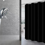 Rideau de douche noir élégant pour salle de bains moderne, maximisant l'espace et facilitant l'entretien, parfait pour rajeunir la décoration intérieure. Accessoire indispensable avec système de fixation facile pour une installation rapide.