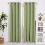 Rideaux verts élégants pour salon, ajoutez une touche de sophistication à votre décoration intérieure. Ces rideaux occultants assurent intimité et contrôle de la lumière, parfaits pour toute pièce. Fixation facile avec œillets pratiques, s'adapte à différents styles de tringles. Optimisez votre espace avec ce choix de décoration moderne et fonctionnel.