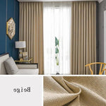 Rideaux beiges élégants pour salon moderne, ajoutant une touche de sophistication et de confort à votre intérieur. Ces rideaux offrent une solution idéale pour contrôler la luminosité tout en apportant une ambiance chaleureuse et accueillante à votre pièce de vie. Parfait pour une décoration chic et contemporaine.