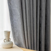 rideaux gris opaques voilage blanc transparent plis flamands texture granuleuse moderne minimaliste