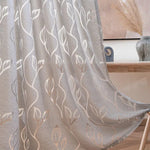 Rideaux élégants avec motifs floraux subtils, parfaits pour ajouter une touche de sophistication à votre intérieur. Idéal pour le salon, la chambre ou la salle de séjour, ce design raffiné transforme votre espace avec une atmosphère paisible et accueillante. Facilitez la gestion de la lumière et assurez l'intimité tout en bénéficiant d'une esthétique moderne et harmonieuse.