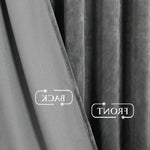 Rideau sombre et élégant avec une distinction claire entre l'avant et l'arrière. Ce rideau offre une esthétique moderne et s'intègre facilement dans différents styles de décoration intérieure. Parfait pour optimiser la lumière et l'intimité dans vos pièces.