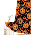 Rideau décoratif de Halloween avec motifs de citrouilles souriantes et de lunes croissantes sur fond noir. Idéal pour ajouter une touche festive et effrayante à votre intérieur en période de fête. Convient parfaitement pour une ambiance Halloween chaleureuse et ludique. Accessoire parfait pour les amateurs de décoration saisonnière.