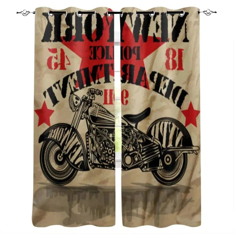 Rideaux tendance avec motif de moto rétro et designs urbains noirs et rouges, idéaux pour décorer une chambre ou un salon. Apportez une touche vintage et audacieuse à votre intérieur avec ces rideaux uniques en leur genre. Parfaits pour les passionnés de style industriel et d'ambiance urbaine, ces rideaux ne manqueront pas de dynamiser votre espace.