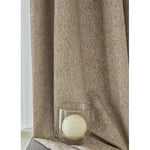 Rideau élégant beige avec texture tissée, idéal pour ajouter une touche de sophistication à votre intérieur. Ce rideau apporte une ambiance chaleureuse et naturelle, parfait pour le salon ou la chambre. Complétez votre décoration avec cet accessoire essentiel pour filtrer la lumière avec style.