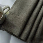 Tissu style naturel, couleur marron, idéal pour décoration intérieure. Parfait pour rideaux ou nappes. Accessoire moderne et élégant au design raffiné.