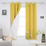 Rideaux jaunes avec motif floral, parfaits pour la décoration de salon, offrant une ambiance lumineuse et élégante. Ce modèle contemporain avec œillets s’intègre facilement dans tout type d’intérieur. Idéal pour ajouter une touche de couleur et de style à votre espace de vie.