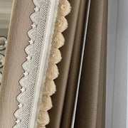 rideau marron texturé dentelle pompons bohème blanc cassé opulent élégant plis flamands passe tringle