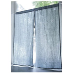 Rideau bleu clair pour fenêtre, design contemporain, idéal pour salon moderne, filtre la lumière naturelle, style minimaliste, dimensions personnalisables pour s'adapter à toutes les fenêtres, installation facile avec tringle standard, améliore l'esthétique intérieure tout en préservant l'intimité.